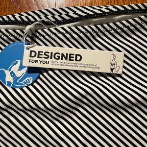 Cupshe black and white stripe bikini swim bottom Size Small NWT